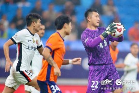 英超赛事_主场持续施压，比分差距逐渐拉开(足球比分主队在前还是后)